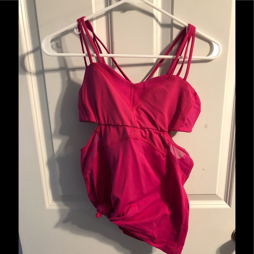 Lululemon strappy tank with mesh detail&bottom tie